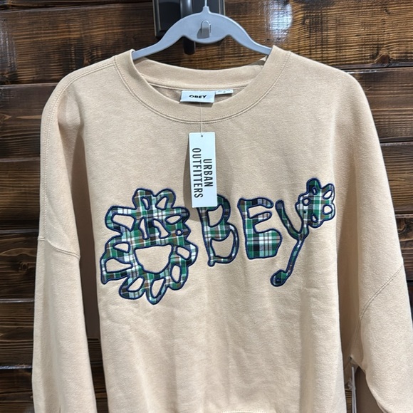 OBEY Oversized Sweatshirt - Picture 2 of 12